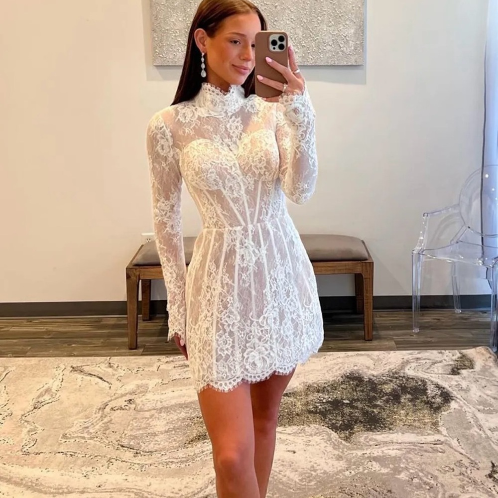 White lace short dress